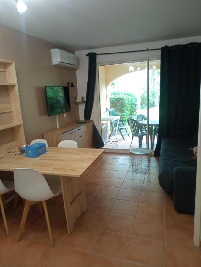 Apartamento Domaine Et Golf De Pont Royal Mallemort Exterior foto